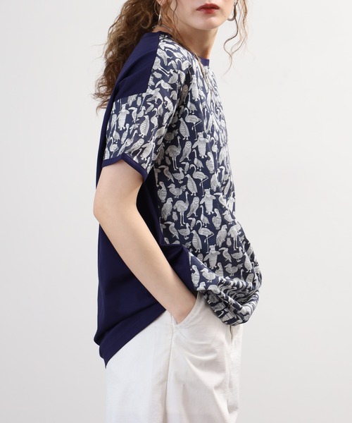 BRODIAEA(ブローディア)の「BRODIAEA リバティープリント鳥柄Tシャツ 日本製 半袖(Tシャツ/カットソー・レディース・ネイビー/イエロー/オフホワイト・40)」の20枚目の写真