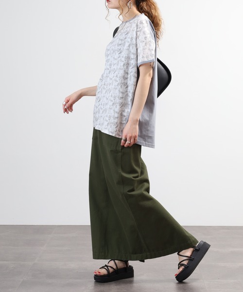 BRODIAEA(ブローディア)の「BRODIAEA リバティープリント鳥柄Tシャツ 日本製 半袖(Tシャツ/カットソー・レディース・ネイビー/イエロー/オフホワイト・40)」の16枚目の写真