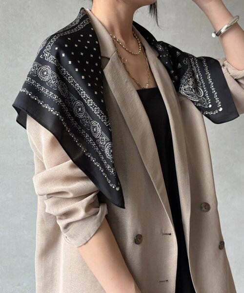 DouDou(ドゥドゥ)の「ペイズリー柄スカーフ(ストール/ショール・レディース・カーキ/ブラック・FREE)」の1枚目の写真