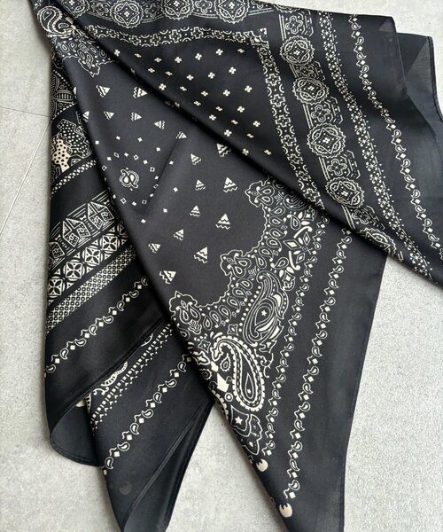 DouDou(ドゥドゥ)の「ペイズリー柄スカーフ(ストール/ショール・レディース・カーキ/ブラック・FREE)」の12枚目の写真