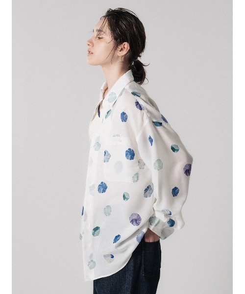 ELCHELE(エルチェレ)の「PAGE2026 #4 SHIRT(シャツ/ブラウス・レディース・ネイビー/ホワイト・FREE)」の4枚目の写真