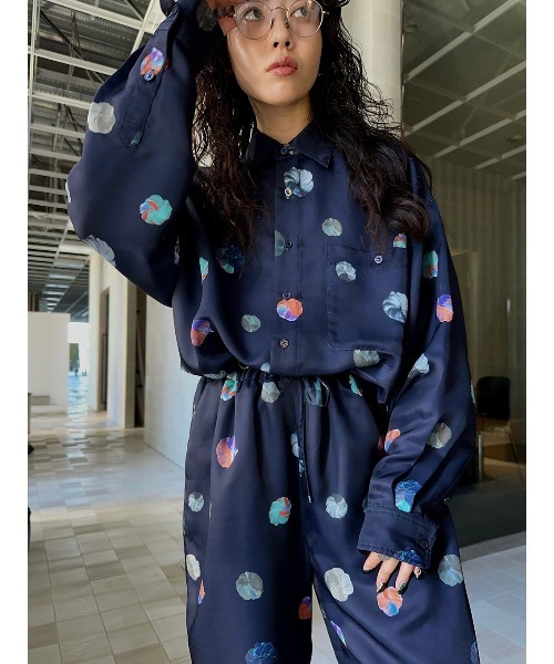 ELCHELE(エルチェレ)の「PAGE2026 #4 SHIRT(シャツ/ブラウス・レディース・ネイビー/ホワイト・FREE)」の16枚目の写真