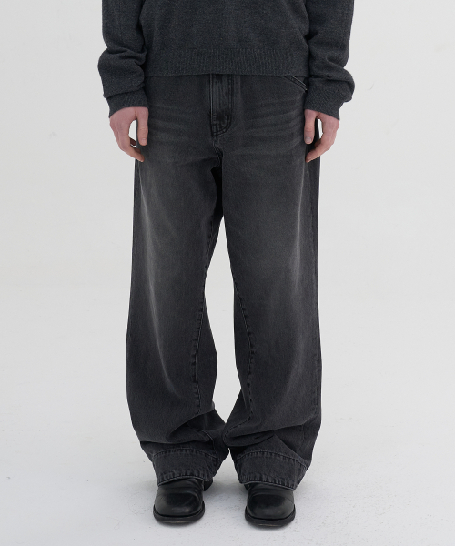 NOUN(ノウン)の「engineered motion denim pants (black)(デニムパンツ・メンズ・その他・1/2/0)」の1枚目の写真