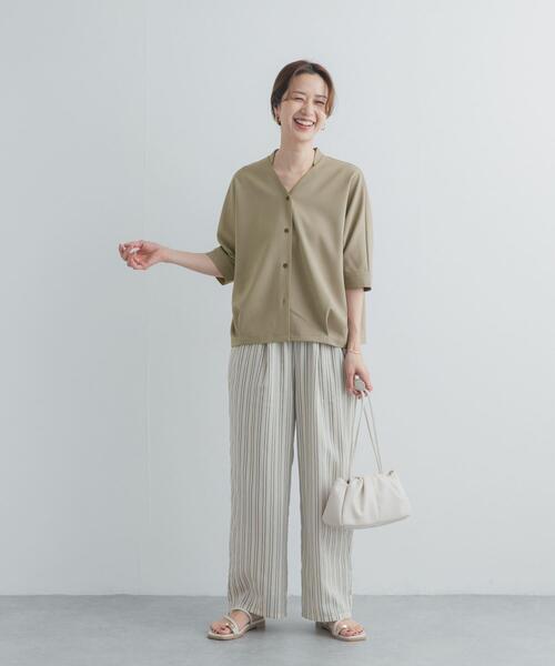 URBAN RESEARCH DOORS（アーバンリサーチドアーズ）の「『仁村紗和さん着用』『UR TECH』完声/涼ドルマン半袖シャツ（シャツ/ブラウス・レディース・ベージュ/ネイビー・FREE）」の7枚目の写真