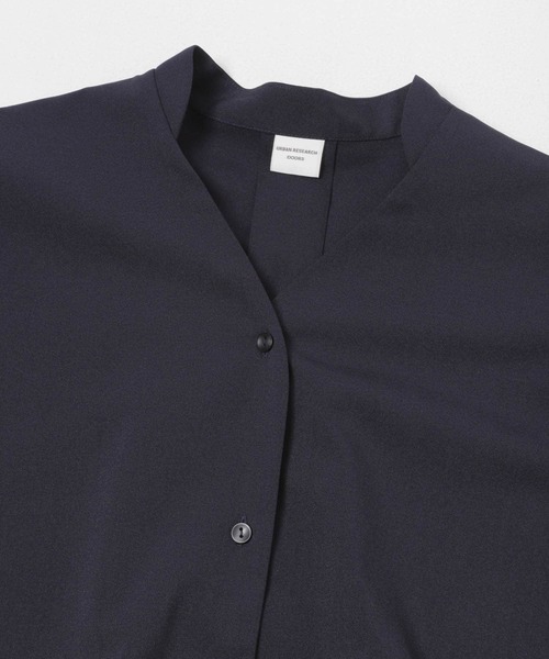 URBAN RESEARCH DOORS(アーバンリサーチドアーズ)の「『UR TECH』完声/涼ドルマン半袖シャツ(シャツ/ブラウス・レディース・ベージュ/ネイビー・FREE)」の9枚目の写真