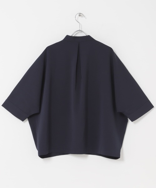 URBAN RESEARCH DOORS(アーバンリサーチドアーズ)の「『UR TECH』完声/涼ドルマン半袖シャツ(シャツ/ブラウス・レディース・ベージュ/ネイビー・FREE)」の11枚目の写真