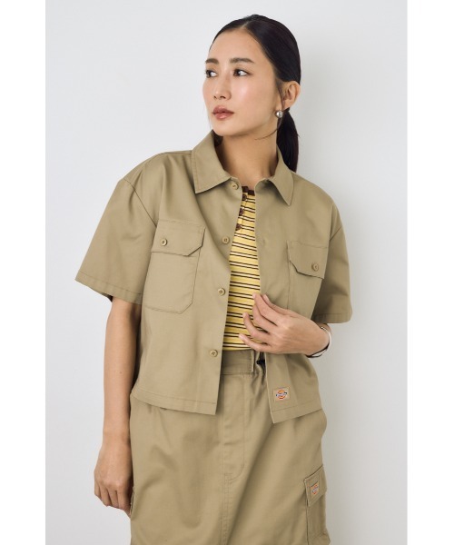 AZUL by moussy(アズールバイマウジー)の「セットアップ対応【Dickies×AZUL】ワークシャツ 春服 秋服 初夏 ディッキーズ コラボ 半袖 2サイズ展開【身長/骨格別着用画像あり】(シャツ/ブラウス・レディース・カーキ/ブラック/ストライプ・MEDIUM/SMALL)」の4枚目の写真