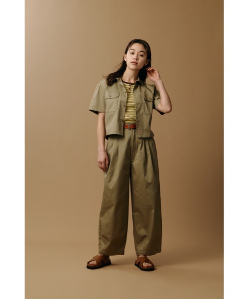 AZUL by moussy(アズールバイマウジー)の「セットアップ対応【Dickies×AZUL】ワークシャツ 春服 秋服 初夏 ディッキーズ コラボ 半袖 2サイズ展開【身長/骨格別着用画像あり】(シャツ/ブラウス・レディース・カーキ/ブラック/ストライプ・MEDIUM/SMALL)」の7枚目の写真