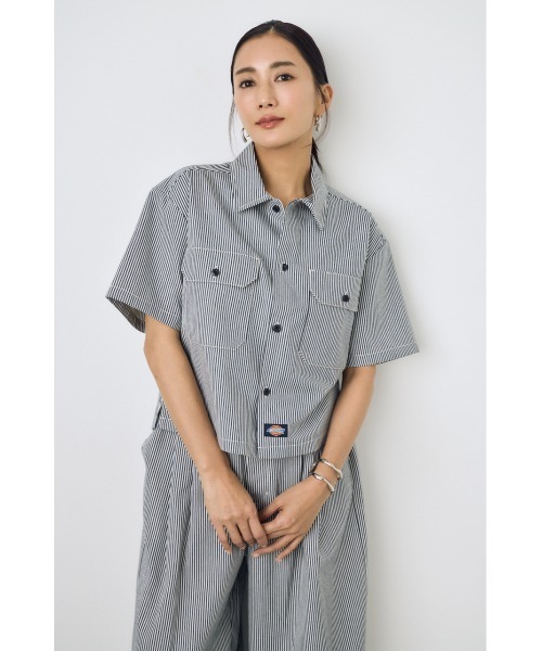 AZUL by moussy(アズールバイマウジー)の「セットアップ対応【Dickies×AZUL】ワークシャツ 春服 秋服 初夏 ディッキーズ コラボ 半袖 2サイズ展開【身長/骨格別着用画像あり】(シャツ/ブラウス・レディース・カーキ/ブラック/ストライプ・MEDIUM/SMALL)」の11枚目の写真