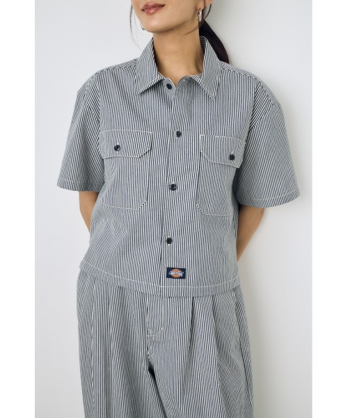 AZUL by moussy(アズールバイマウジー)の「セットアップ対応【Dickies×AZUL】ワークシャツ 春服 秋服 初夏 ディッキーズ コラボ 半袖 2サイズ展開【身長/骨格別着用画像あり】(シャツ/ブラウス・レディース・カーキ/ブラック/ストライプ・MEDIUM/SMALL)」の12枚目の写真
