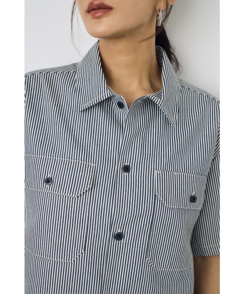 AZUL by moussy(アズールバイマウジー)の「セットアップ対応【Dickies×AZUL】ワークシャツ 春服 秋服 初夏 ディッキーズ コラボ 半袖 2サイズ展開【身長/骨格別着用画像あり】(シャツ/ブラウス・レディース・カーキ/ブラック/ストライプ・MEDIUM/SMALL)」の16枚目の写真