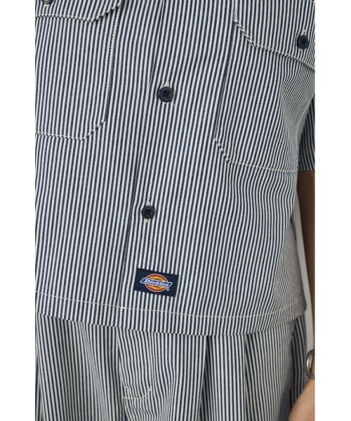 AZUL by moussy(アズールバイマウジー)の「セットアップ対応【Dickies×AZUL】ワークシャツ 春服 秋服 初夏 ディッキーズ コラボ 半袖 2サイズ展開【身長/骨格別着用画像あり】(シャツ/ブラウス・レディース・カーキ/ブラック/ストライプ・MEDIUM/SMALL)」の20枚目の写真