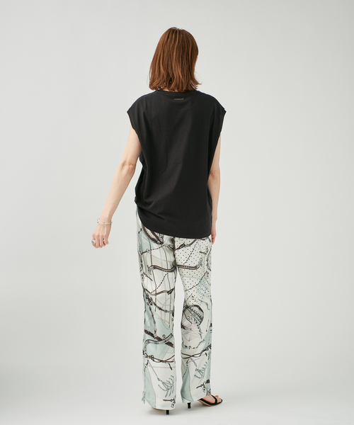 VERMEIL par iena(ヴェルメイユパーイエナ)の「ディオラマ クルーネック フレンチ Tシャツ(Tシャツ/カットソー・レディース・ブラック/ホワイト・FREE)」の9枚目の写真