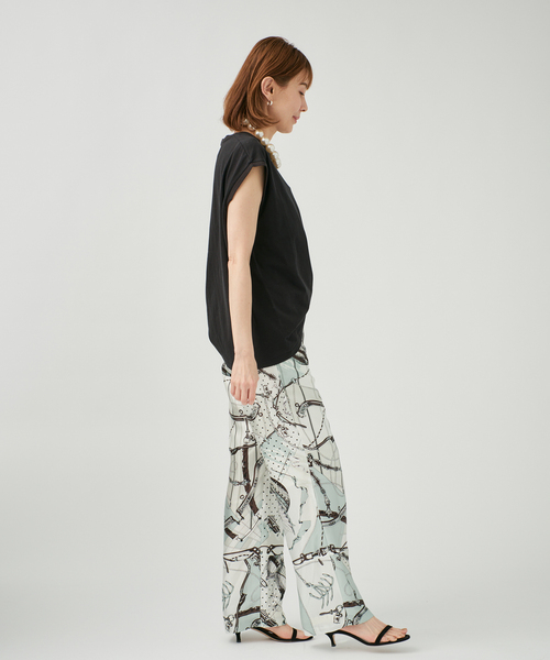 VERMEIL par iena(ヴェルメイユパーイエナ)の「ディオラマ クルーネック フレンチ Tシャツ(Tシャツ/カットソー・レディース・ブラック/ホワイト・FREE)」の8枚目の写真