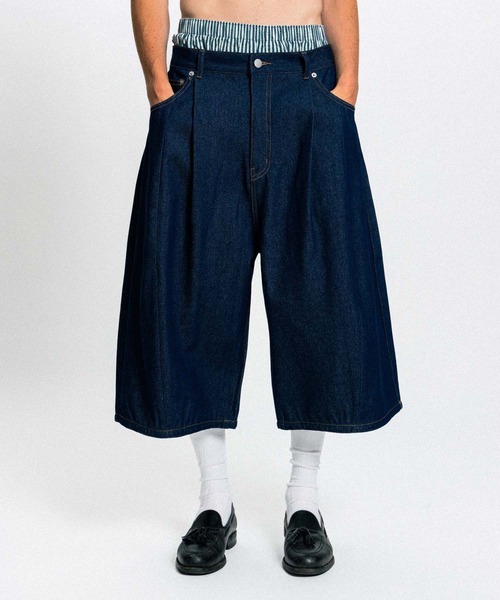 Elanque(エランク)の「wide denim shorts / ワイドデニムハーフパンツ(デニムパンツ・メンズ・インディゴブルー/ブルー・MEDIUM/LARGE)」の3枚目の写真