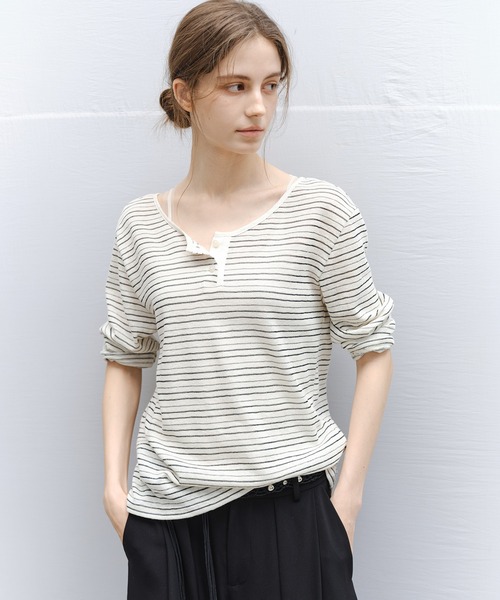 tageechita(タジチタ)の「【tageechita】ニュアンスボーダー Uネックロングスリーブトップス(Tシャツ/カットソー・レディース・ホワイト×ブルー/ホワイト×ブラック・L/M/S)」の2枚目の写真