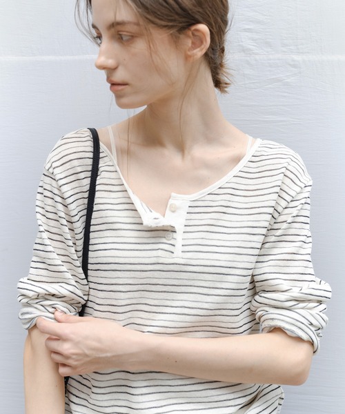 tageechita(タジチタ)の「【tageechita】ニュアンスボーダー Uネックロングスリーブトップス(Tシャツ/カットソー・レディース・ホワイト×ブルー/ホワイト×ブラック・L/M/S)」の3枚目の写真