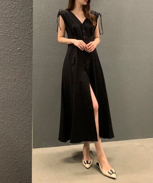 AMAJI（アマジ）の「韓国風 フレンチVネック ドローストリング フロントボタン ノースリーブワンピース（ワンピース・レディース・ベージュ/ホワイト/ブラック・FREE）」の2枚目の写真