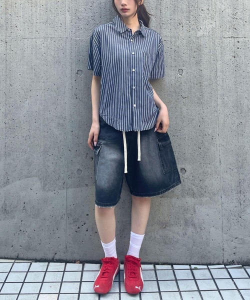 ALAND(エーランド)の「【UNISEX】ALAND/ストライプ半袖シャツ(シャツ/ブラウス・レディース・ブラック/ブルー・LARGE/SMALL)」の3枚目の写真