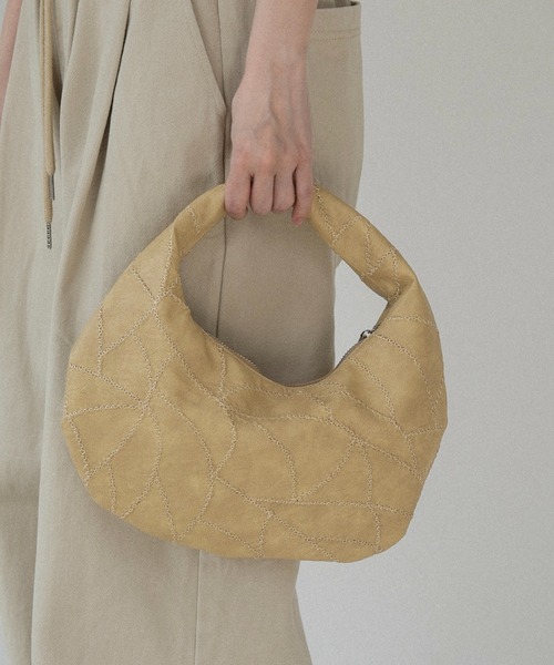 lawgy(ラウジー)の「zigzag stitch patchwork oval bag / ジグザグステッチパッチワークオーバルバッグ(ハンドバッグ・レディース・イエロー系/ブラック/レッド系/アイボリー・FREE)」の10枚目の写真