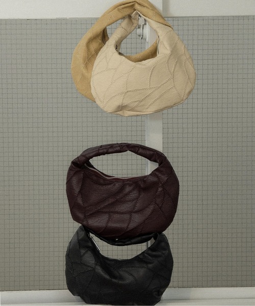lawgy(ラウジー)の「zigzag stitch patchwork oval bag / ジグザグステッチパッチワークオーバルバッグ(ハンドバッグ・レディース・イエロー系/ブラック/レッド系/アイボリー・FREE)」の16枚目の写真