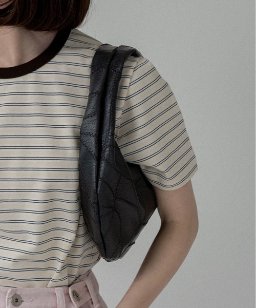 lawgy(ラウジー)の「zigzag stitch patchwork oval bag / ジグザグステッチパッチワークオーバルバッグ(ハンドバッグ・レディース・イエロー系/ブラック/レッド系/アイボリー・FREE)」の12枚目の写真