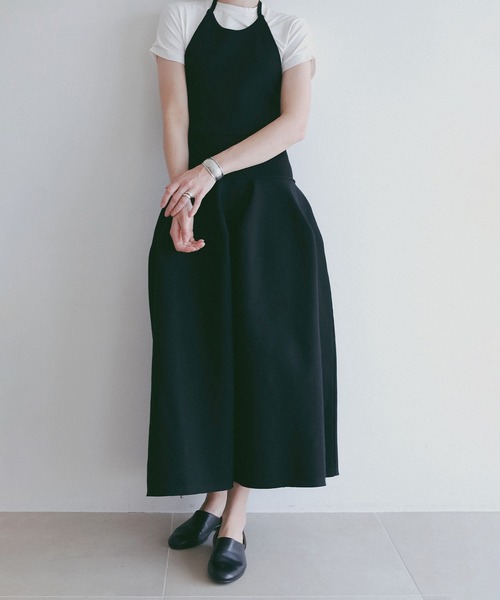MANOF(マノフ)の「BUSTIER KNIT SET UP(ワンピース・レディース・ベージュ/グリーン/ブラック・F)」の1枚目の写真