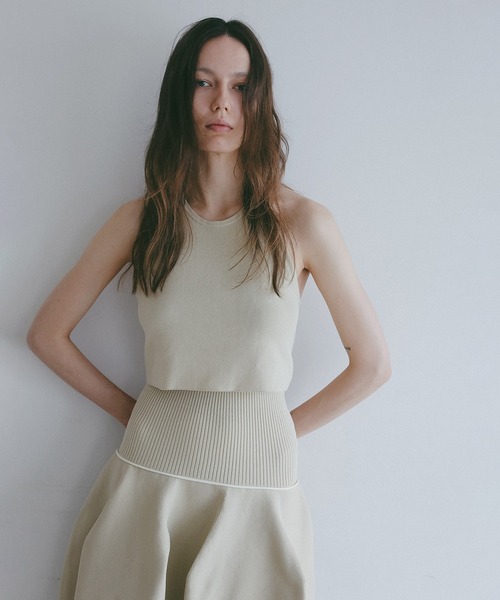 MANOF(マノフ)の「BUSTIER KNIT SET UP(ワンピース・レディース・ベージュ/グリーン/ブラック・F)」の18枚目の写真