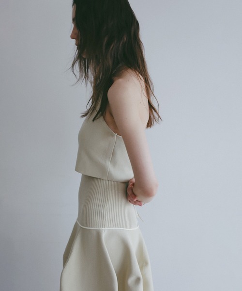 MANOF(マノフ)の「BUSTIER KNIT SET UP(ワンピース・レディース・ベージュ/グリーン/ブラック・F)」の19枚目の写真