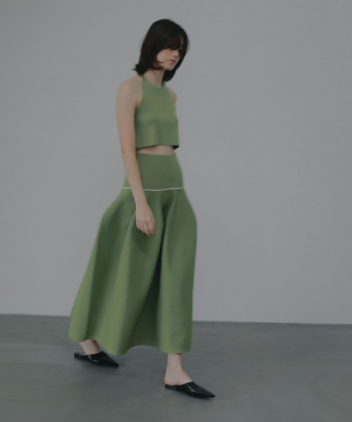 MANOF(マノフ)の「BUSTIER KNIT SET UP(ワンピース・レディース・ベージュ/グリーン/ブラック・F)」の5枚目の写真