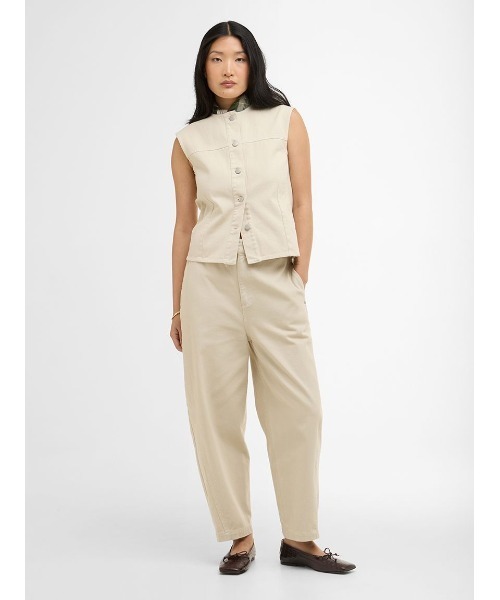 Barbour(バブアー)の「Dayaデニム ノースリーブシャツ(レディース)(シャツ/ブラウス・レディース・ベージュ・10/8)」の2枚目の写真