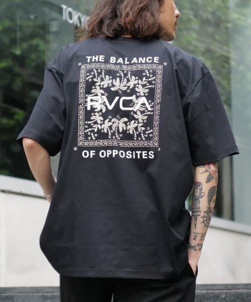 RVCA(ルーカ)の「RVCA メンズ EXOTIC BOX TEE Tシャツ 【2026年夏モデル】/ルーカバックプリント半袖Tシャツ(Tシャツ/カットソー・メンズ・ブルー系その他/ブラック系その他2/レッド系その他/オフホワイト/ブラック・SMALL/MEDIUM/LARGE/X-LARGE)」の2枚目の写真