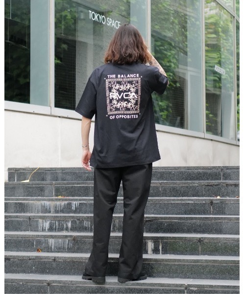 RVCA(ルーカ)の「RVCA メンズ EXOTIC BOX TEE Tシャツ 【2026年夏モデル】/ルーカバックプリント半袖Tシャツ(Tシャツ/カットソー・メンズ・ブルー系その他/ブラック系その他2/レッド系その他/オフホワイト/ブラック・SMALL/MEDIUM/LARGE/X-LARGE)」の17枚目の写真