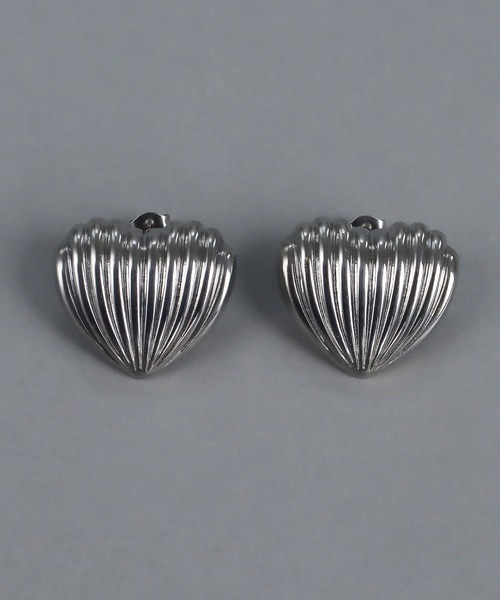 abaskdesign(アバスクデザイン)の「金属アレルギー対応 大ぶりハートピアス(ピアス(両耳用)・レディース・ゴールド/シルバー・FREE)」の11枚目の写真