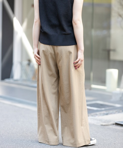 FORK&SPOON(フォークアンドスプーン)の「FORK&SPOON ツータックワイドパンツ(その他パンツ・レディース・ベージュ/ブラック/グリーン・2/1)」の18枚目の写真
