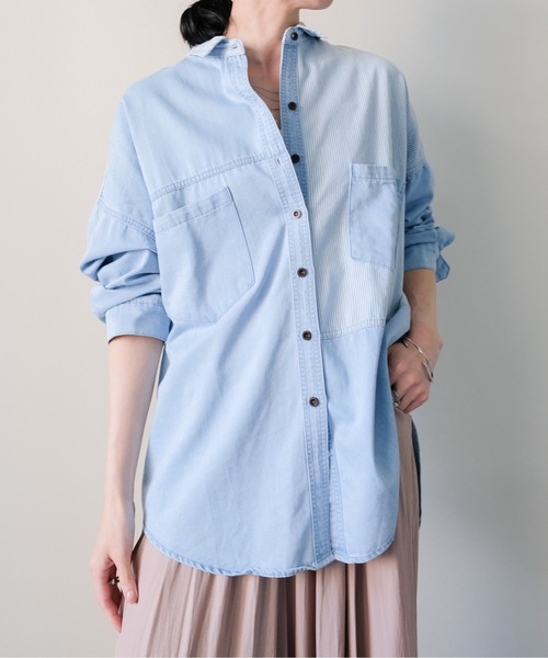 DOLLUPOOPS(ドールアップウップス)の「Denim Stripe Relaxed Shirt(デニムストライプ切替シャツ)(シャツ/ブラウス・レディース・ライトブルー・FREE)」の1枚目の写真