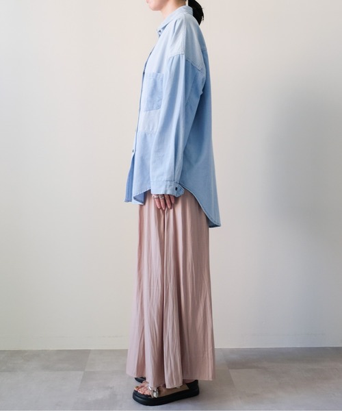 DOLLUPOOPS(ドールアップウップス)の「Denim Stripe Relaxed Shirt(デニムストライプ切替シャツ)(シャツ/ブラウス・レディース・ライトブルー・FREE)」の19枚目の写真