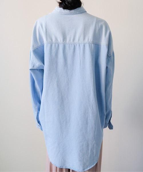DOLLUPOOPS(ドールアップウップス)の「Denim Stripe Relaxed Shirt(デニムストライプ切替シャツ)(シャツ/ブラウス・レディース・ライトブルー・FREE)」の17枚目の写真