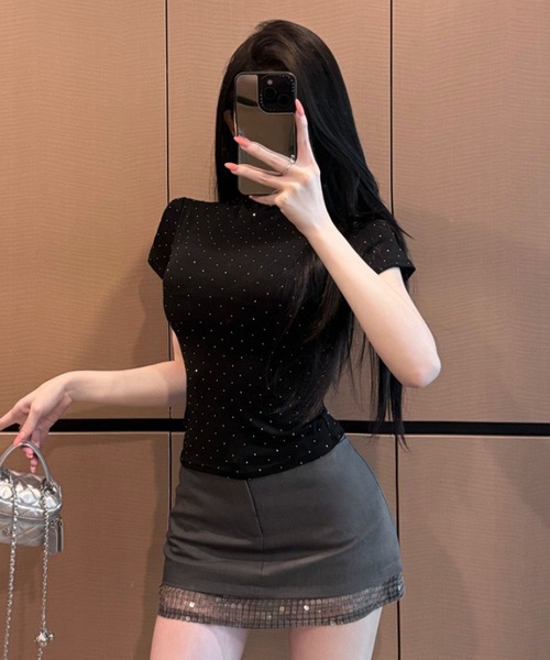 VIBGYOR(ヴィブジョー)の「【EIZZ/アイズ】カップ付き ラインストーン ハーフハイネック 半袖 Tシャツ(Tシャツ/カットソー・レディース・ブラック/ホワイト・FREE)」の6枚目の写真