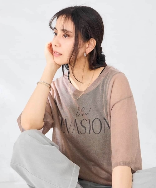 a.v.v(アーヴェヴェ)の「ロゴプリントシアーニット(ニット/セーター・レディース・グレー/モカ・39)」の22枚目の写真