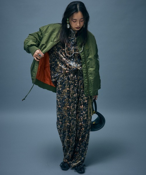 GEVS.(ジェイヴィス)の「【セットアップ対応】ベロアフラワープリントリラックスパンツ<大きいサイズ有>GEVS.(その他パンツ・レディース・グリーン系/ブラウン系・5L/4L/3L/LL/L/M)」の14枚目の写真