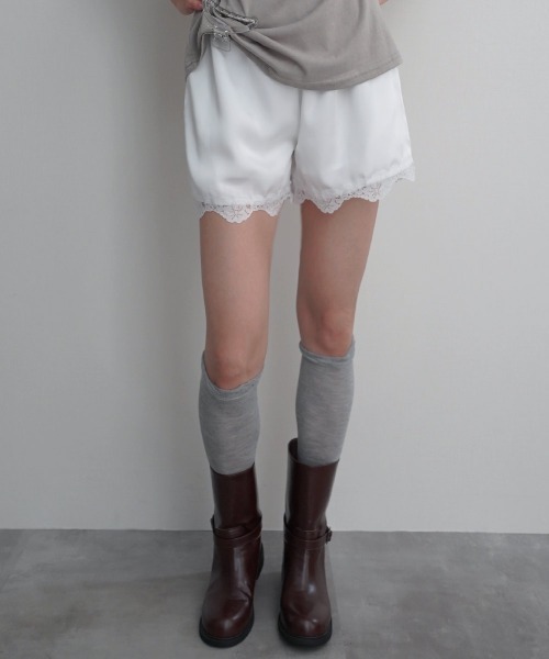 Rashik(ラシク)の「【Rashik】サテンレースショートパンツ(その他パンツ・レディース・ブラック/ホワイト・FREE)」の1枚目の写真