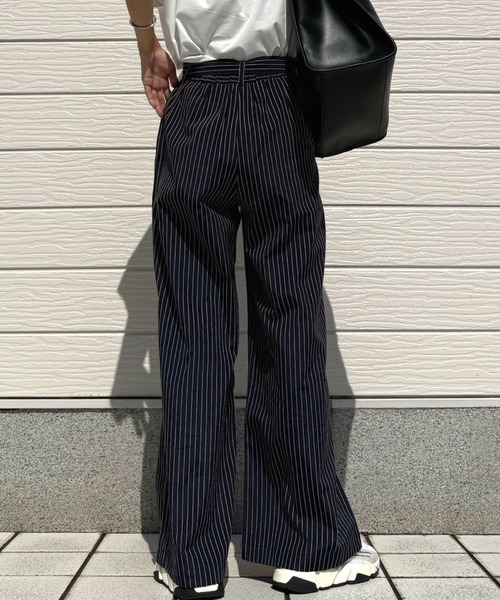 Q(キュー)の「ピンストライプDカンベルトパンツ(その他パンツ・レディース・グレー系/ネイビー系・MEDIUM)」の5枚目の写真