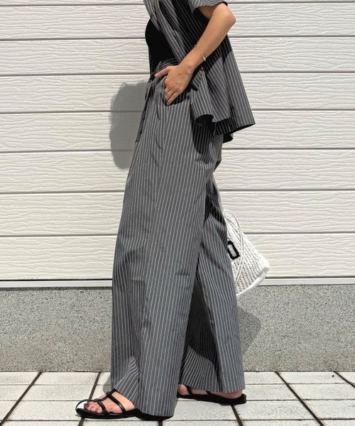 Q(キュー)の「ピンストライプDカンベルトパンツ(その他パンツ・レディース・グレー系/ネイビー系・MEDIUM)」の7枚目の写真