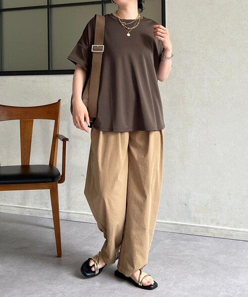 un dix cors(アンディコール)の「スムースバックロゴプルオーバー(Tシャツ/カットソー・レディース・モカ/ブルー/ブラック/アイボリー・FREE)」の5枚目の写真