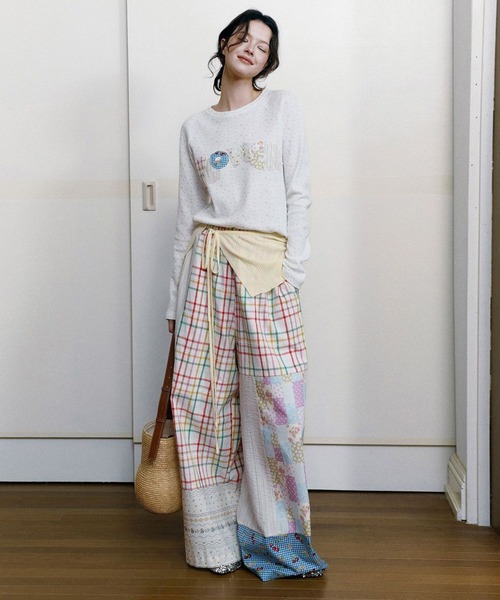 AsheKsha（アシクシャ）の「パッチワーク・小花柄・チェック柄のワイドパンツ（その他パンツ・レディース・ピンク・F）」の2枚目の写真