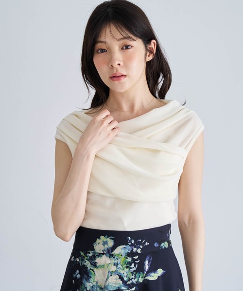 NOELA(ノエラ)の「ベロアオフショルカットソー(Tシャツ/カットソー・レディース・ブラウン/オフホワイト/ラベンダー・フリー)」の5枚目の写真
