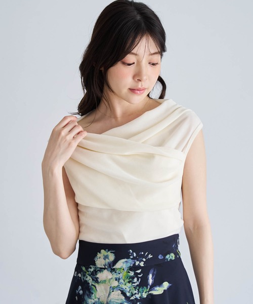 NOELA(ノエラ)の「ベロアオフショルカットソー(Tシャツ/カットソー・レディース・ブラウン/オフホワイト/ラベンダー・フリー)」の6枚目の写真