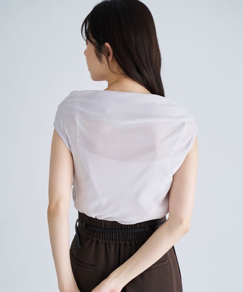NOELA(ノエラ)の「ベロアオフショルカットソー(Tシャツ/カットソー・レディース・ブラウン/オフホワイト/ラベンダー・フリー)」の13枚目の写真
