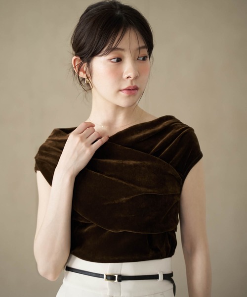 NOELA(ノエラ)の「ベロアオフショルカットソー(Tシャツ/カットソー・レディース・ブラウン/オフホワイト/ラベンダー・フリー)」の17枚目の写真